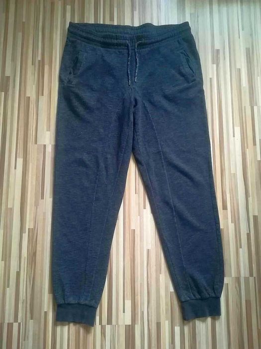 Ładne Spodnie Dresowe Męskie LIVERGY M/L 48/50 Zobacz