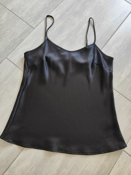 Lovli Silk M elegancki czarny jedwabny top na ramiączkach