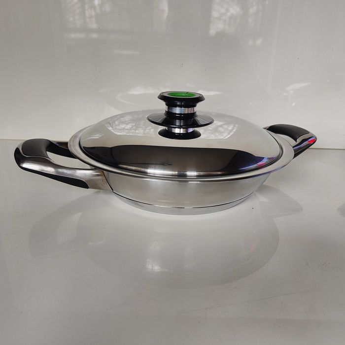 AMC zestaw garnków ,stal nierdzewna, indukcja ,komplet