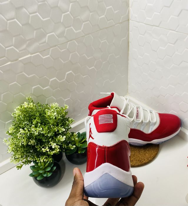 Jordan 11 muito novo