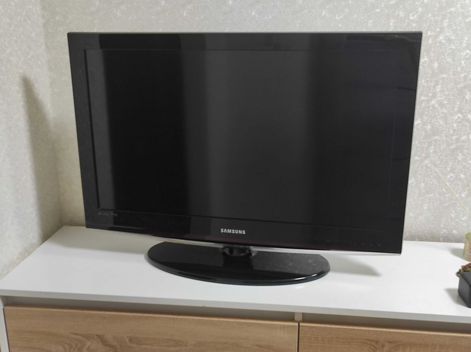 Телевизор Samsung le32c450