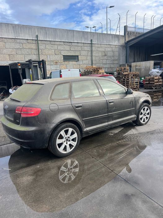Audi A3 8P sportback 1.6 TDI PARA PEÇAS