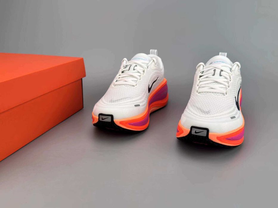 Nike Vomero Plus R.37