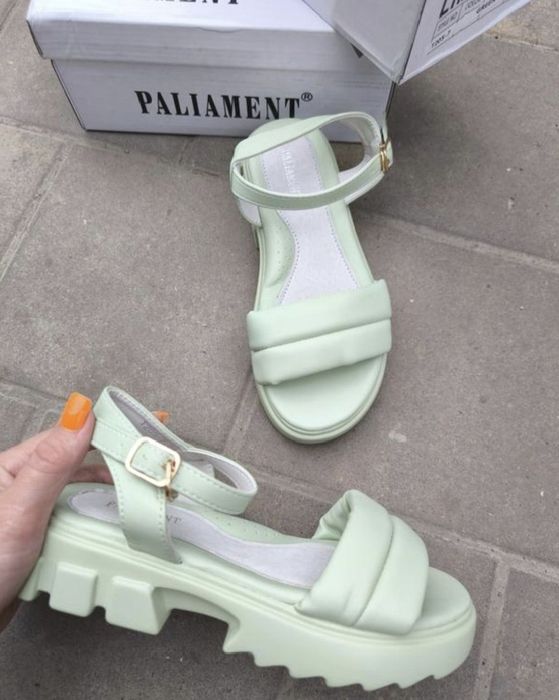 Босоніжки нові 32 р