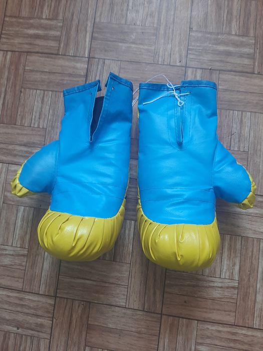 Перчатки для бокса