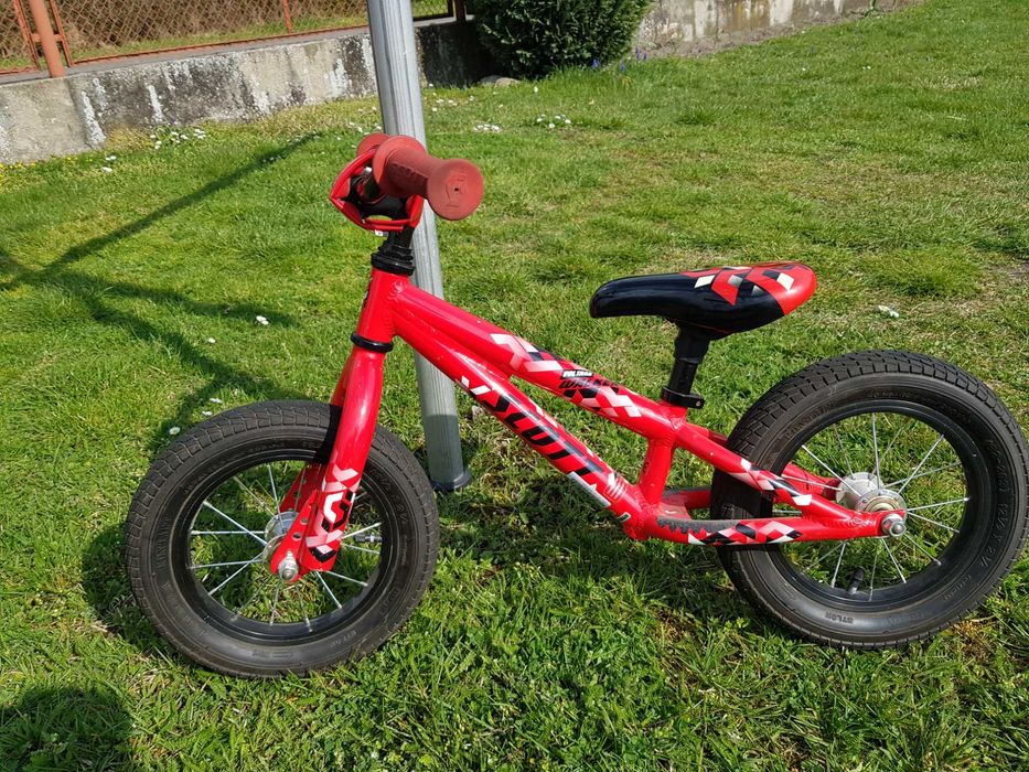 Scott Voltage Walker - super lekki biegowy 12 calowy rower dziecięcy