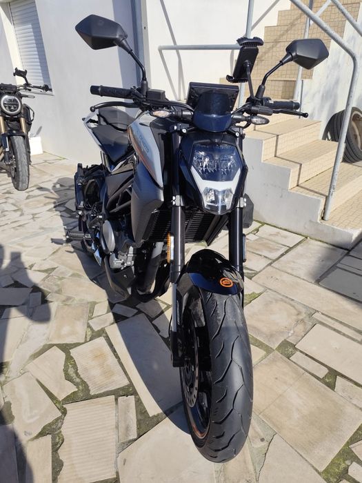 CFMOTO 300NK com 330KM