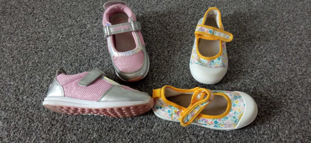 Zestaw bucików dla dziewczynki r. 28