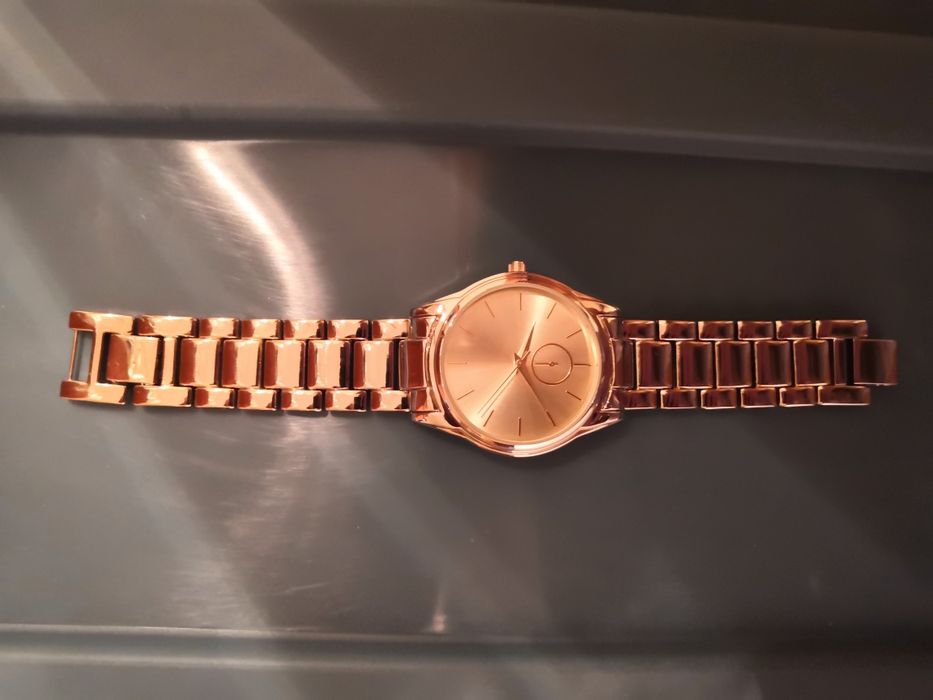 Relógio Dourado de Pulso