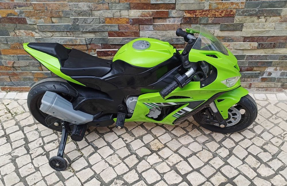 Moto Kawasaki Ninja ZX10 12V