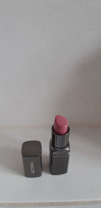 Szminka PAESE p lekkim połysku