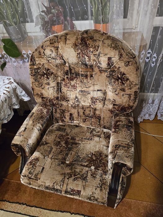 Wersalka 2 fotelami i 4 pufy