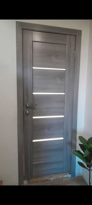 Міжкімнатні двері. 5000 грн.