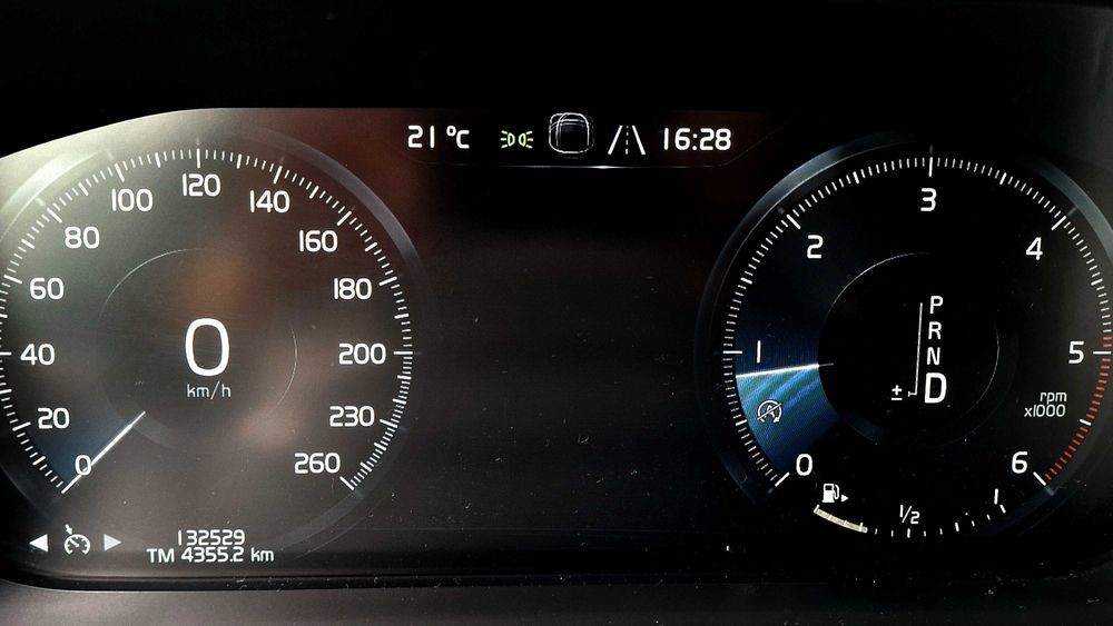 Volvo XC60 2.0D4 R.Design AWD Geartronic - IMPECÁVEL!