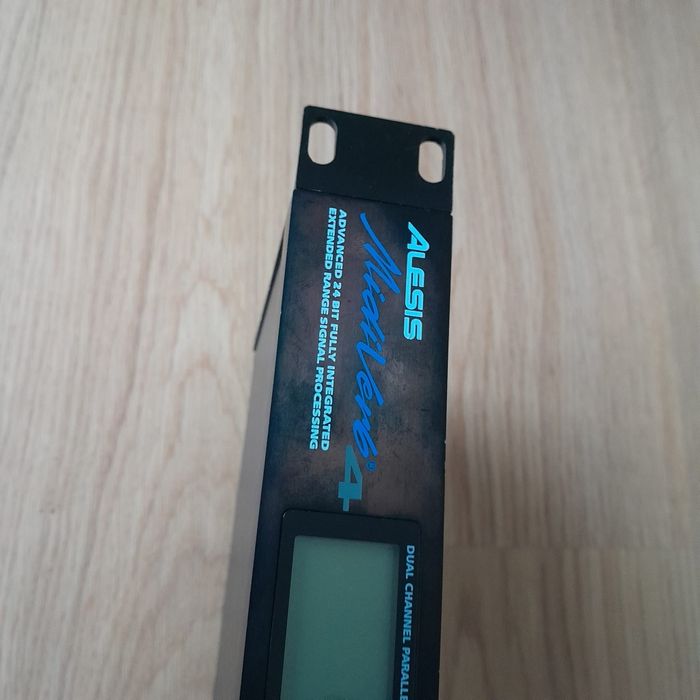 Processador de Efeitos Alesis MidiVerb 4