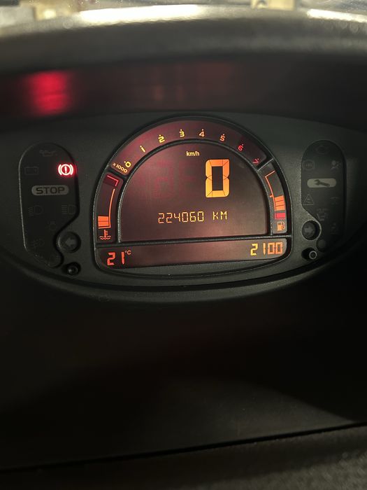 Renault Modus 1.2 Gasolina – 2006 – Bem estimado
