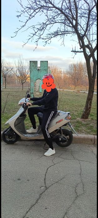 Suzuki let's на ходу та шолом новий