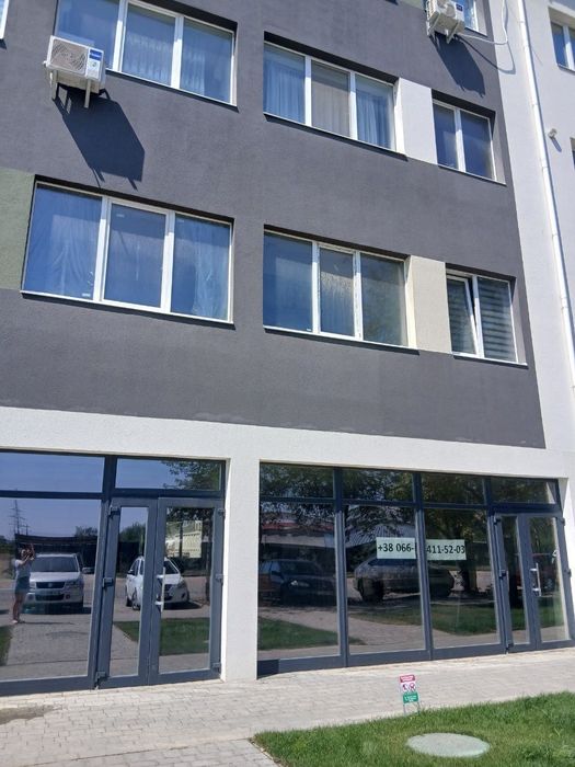 Продаж комерційного прим. 200 кв.м в Ужгороді з діючим орендарем