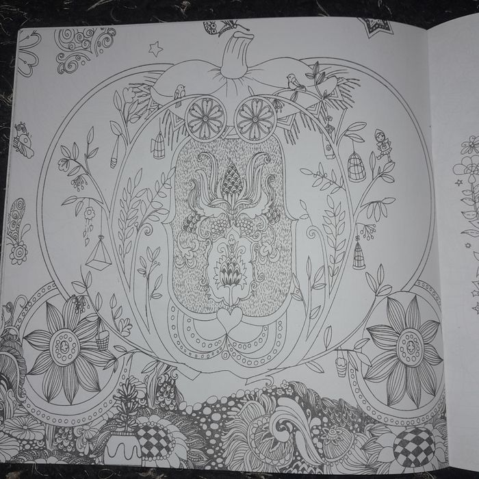 Розмальовки для дівчинки