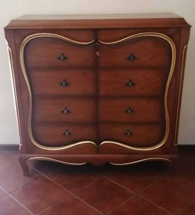 Móvel auxliar em madeira