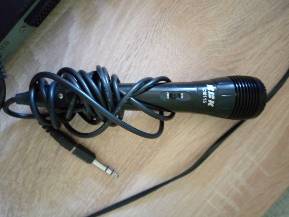 BBK dvd плеер/караоке DVP457si+микрофон и т.д.
