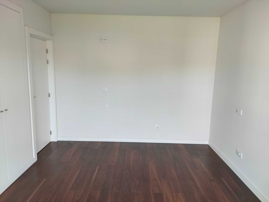 T2  Excelente Braga com Garagem Privativa