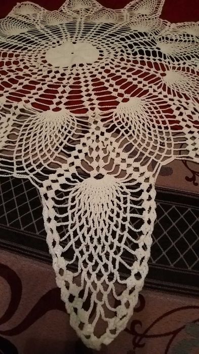 toalha centro de mesa em renda feita á mão 4