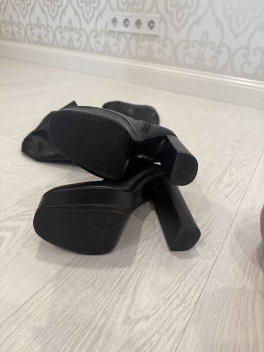 Ботфорды Zara чулки