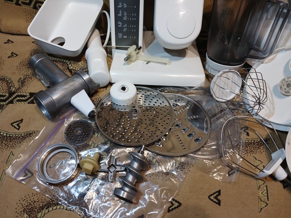 Акційний розпродаж Кухонний комбайн Bosch MUM 4855/05 600W