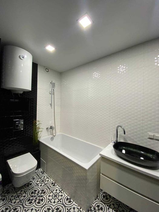 Продам 3 к кв новый капитальный ремонт Жуковского Киевский р-н ML