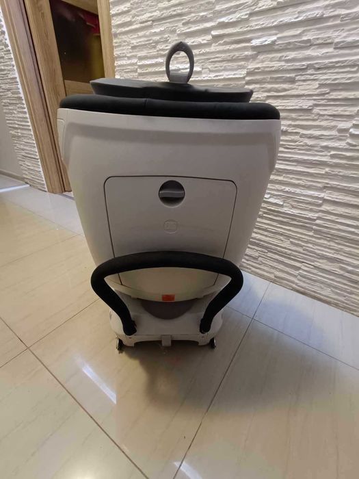 Obrotowy fotelik samochodowy Britax Romer Dualfix 0-18kg