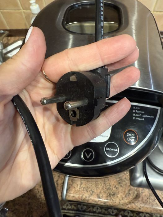 Хлібопічка Redmond