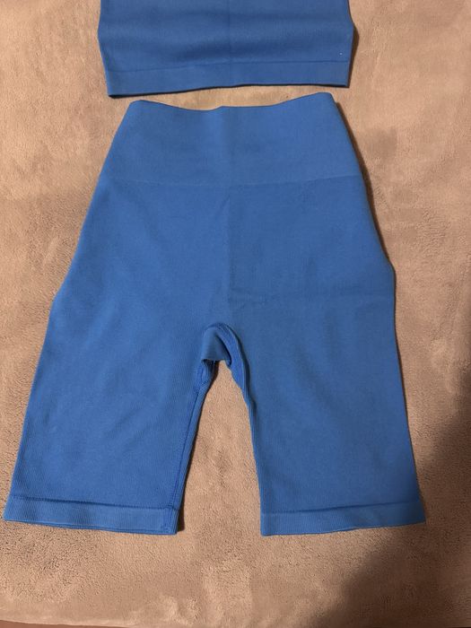 Спортивний комплект шорти і топ