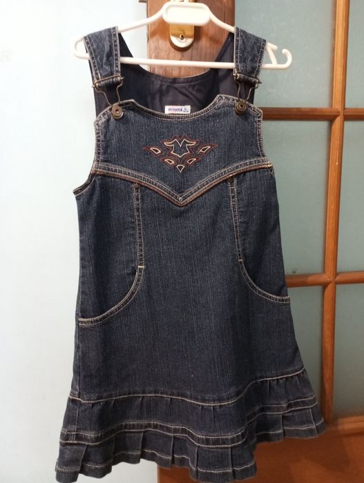 Одяг для дівчаток