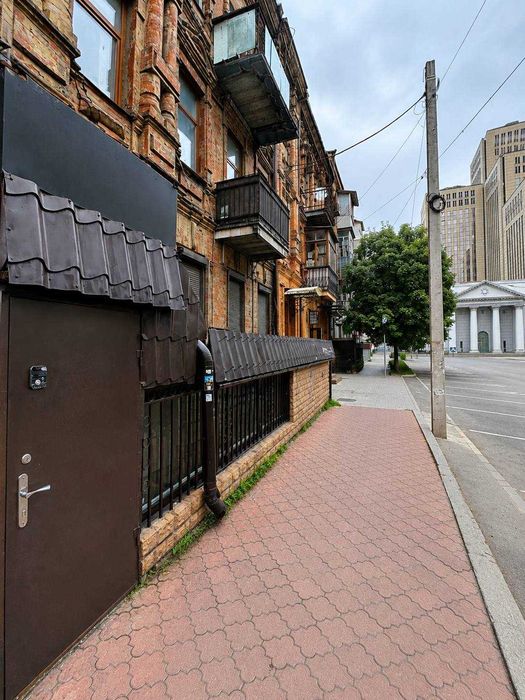 Фасадне ПРИМІЩЕННЯ ЦЕНТР 110 м² Окремий вхід МЕНОРА 5 КАБІНЕТІВ 16 кВт