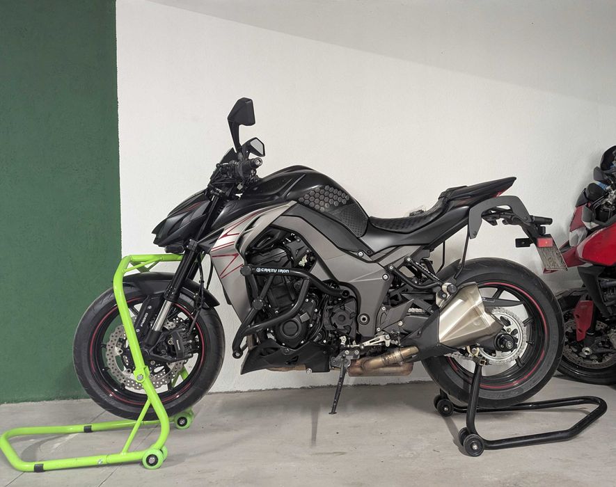 Мотоцикл Kawasaki Z1000