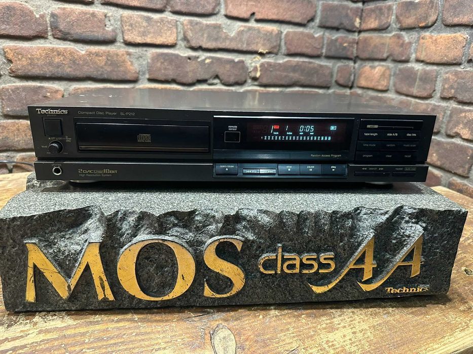 Odtwarzacz CD Technics SL-P 212