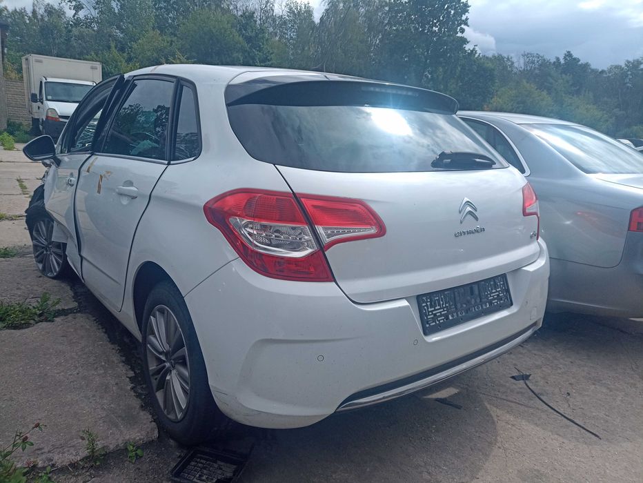 Klapa tylna kpl. Citroen C4 II 2011R.