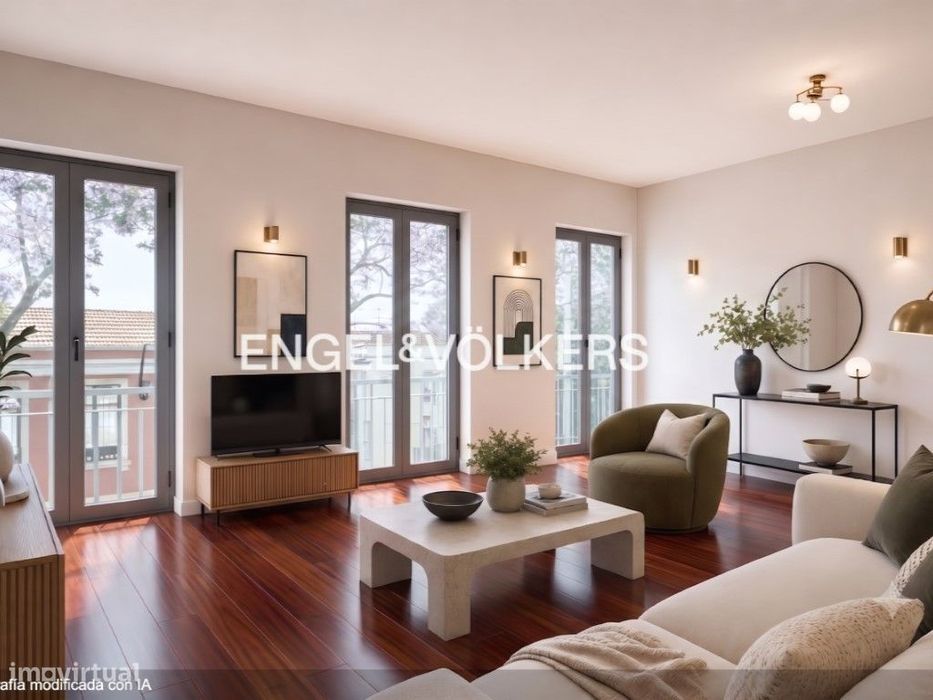 Exclusive Villa in Necessidades | Contemporary Elegance, Views...