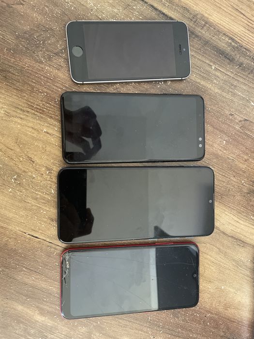 Lote de 4 Smartphones para Peças/Reparação – iPhone, Samsung e Motorola