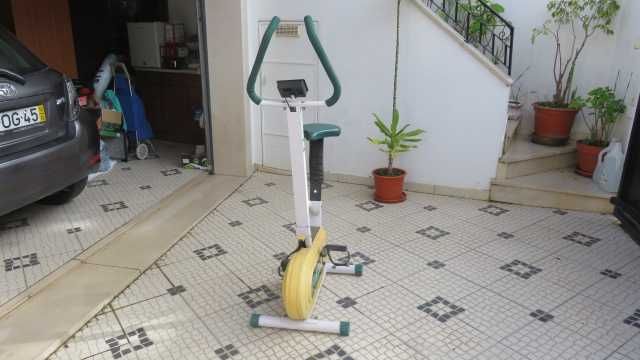 Bicicleta estática429595123956459521