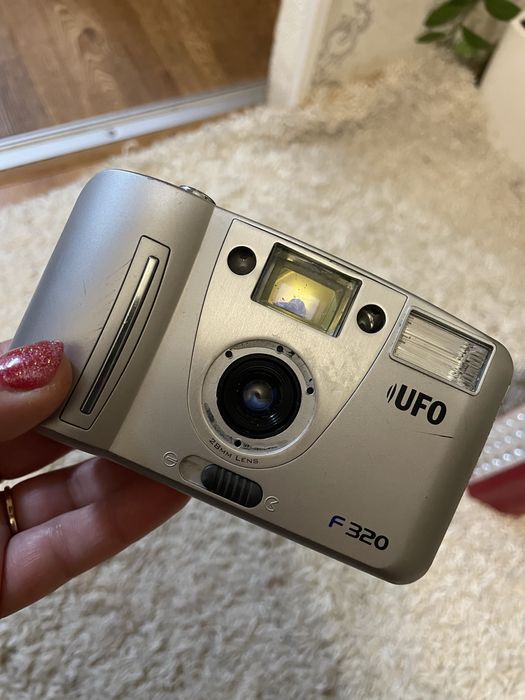 Продам плівковий фотоапарат UFO F320.