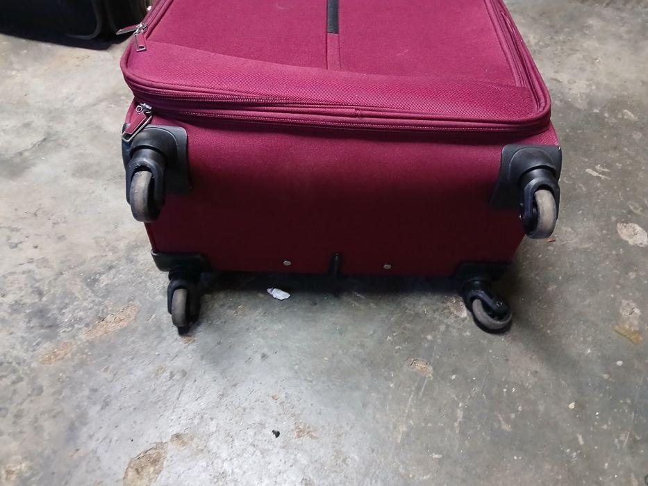 mala de viagem em bom estado