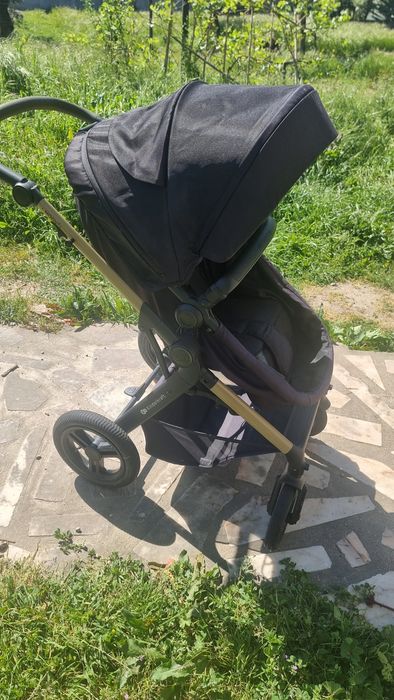 Vendo carrinho Kinderkraft MOOV V2 em bom estado. Inclui também cadeir