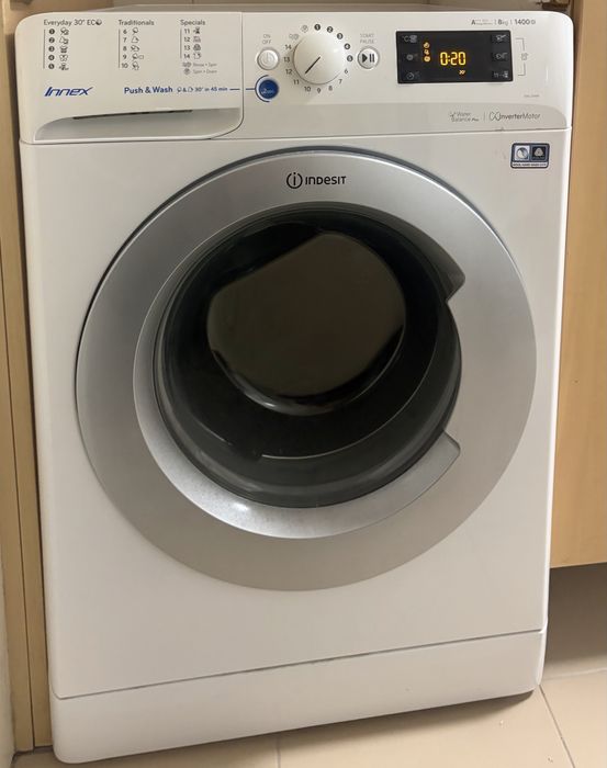 Máquina lavar Indesit e Máquina secar Candy