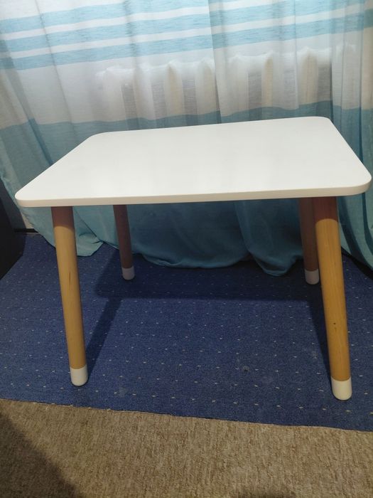 Журнальный / детский стол / столик.