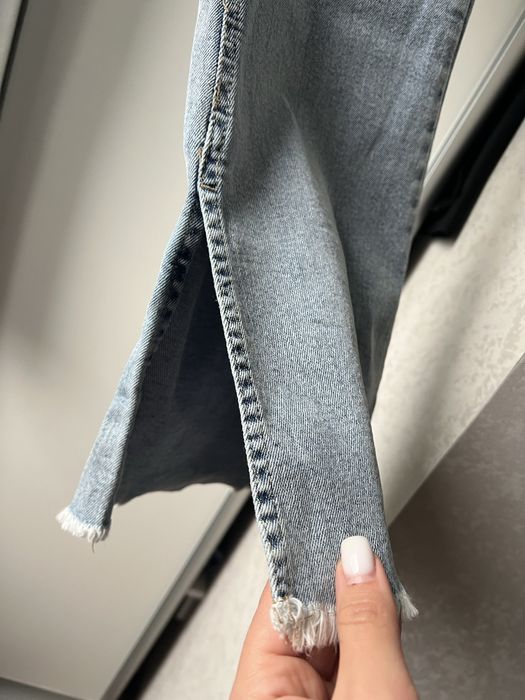 Джинси кльош світло-блакитні з розрізами  Its basic