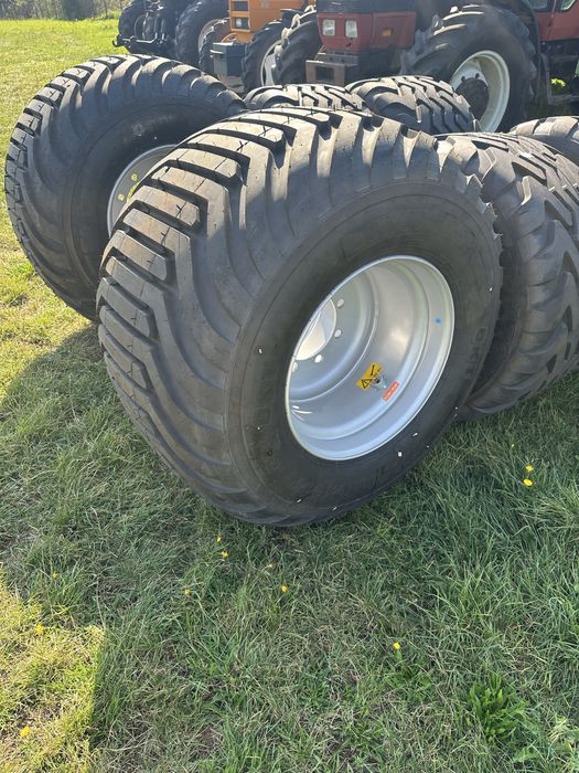 700/40-22.5 Bkt felga