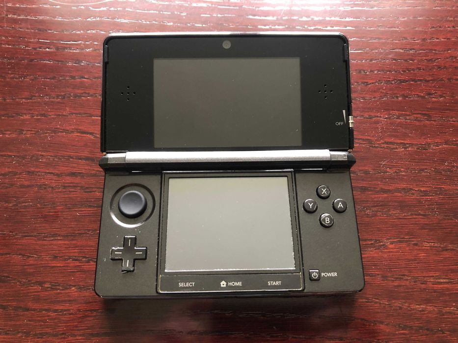 Konsola Nintendo 3DS Cosmos Black + akcesoria CFW Luma
