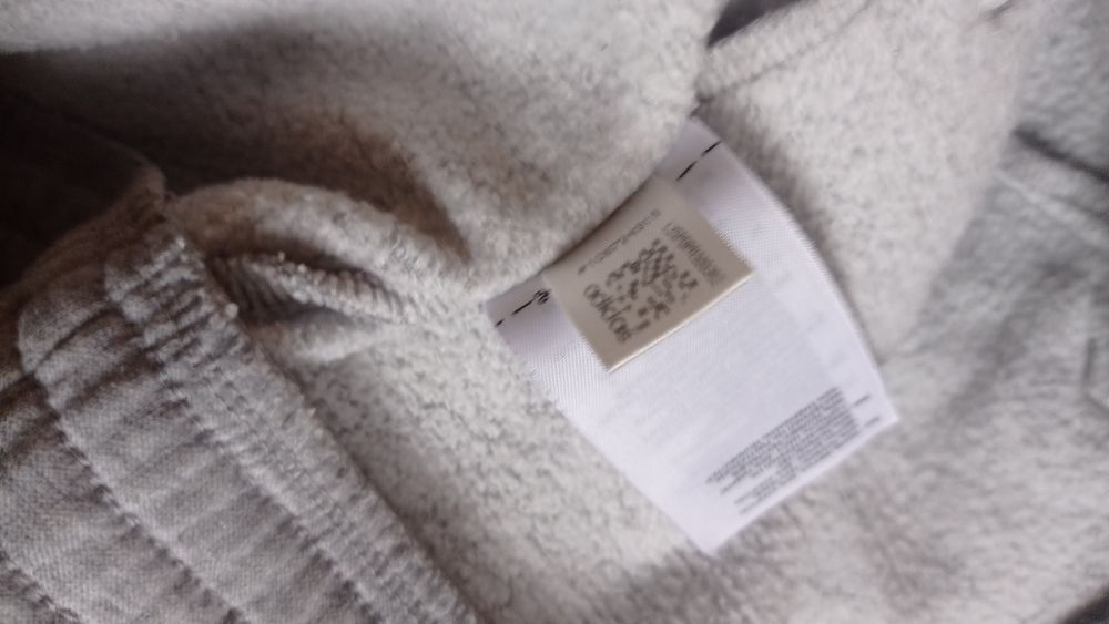 Кофта adidas розмір M стан ідеал